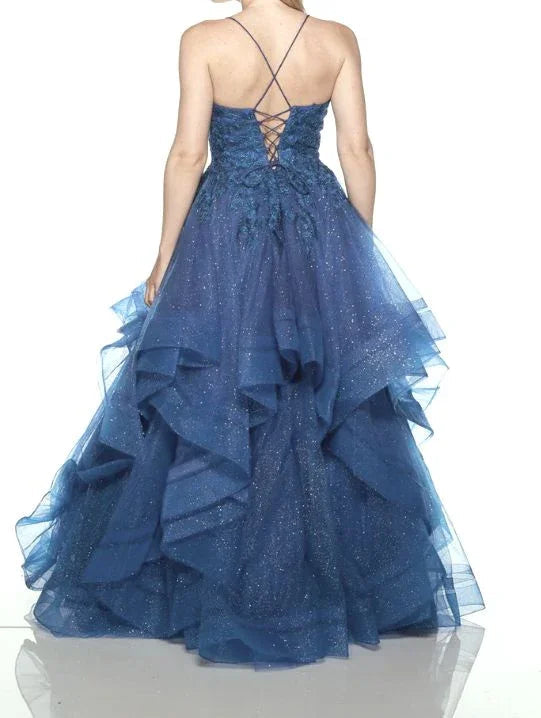 Abito lungo da sera blu lucente con scollo a V, applicazioni in tulle e paillettes, spalline sottili Y8051