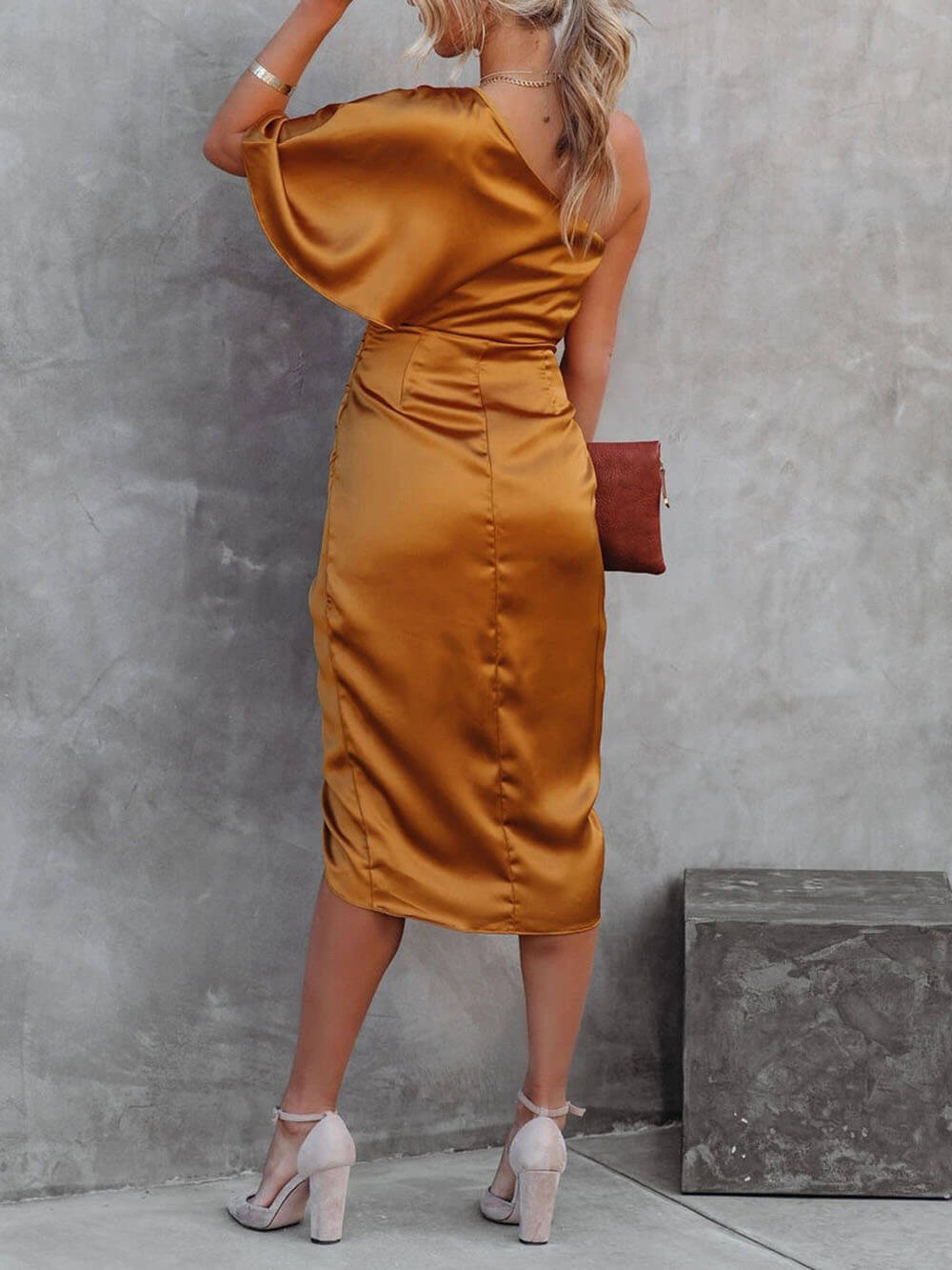 Robe de soirée à manche unique asymétrique