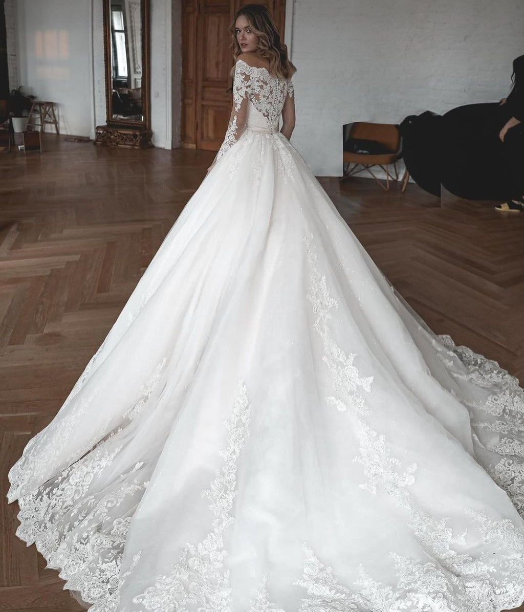 Glamorous Ball Gown Wedding Dress With Lace Long Sleeves Tulle