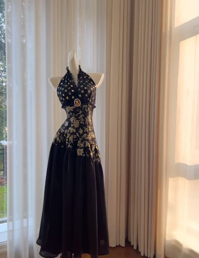 Elegante abito da sera lungo a linea ad A nero con stampa floreale in raso, paillettes e collo all'americana Y8568