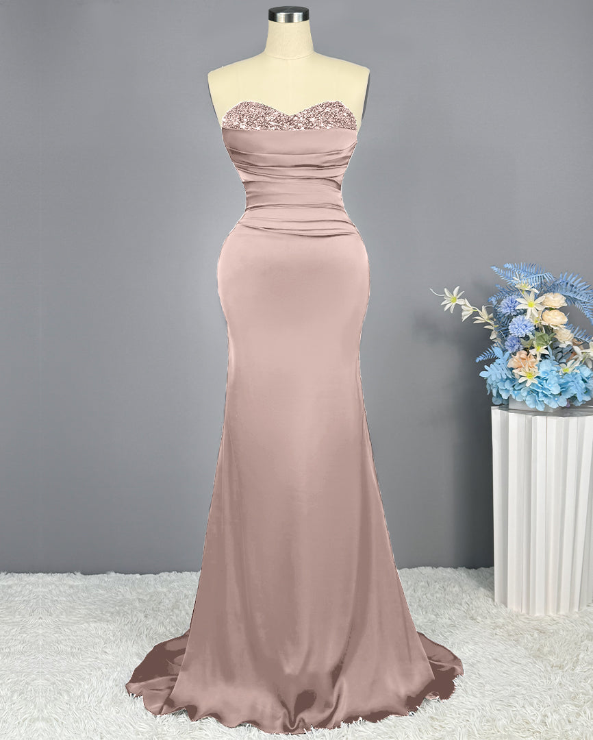Vestido longo de baile de finalistas sem mangas com decote coração bordado a lantejoulas