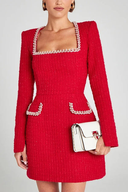 Mädchenhaftes und glamouröses Minikleid aus Tweedstoff mit Perlenbesatz und langen Schlitzärmeln 