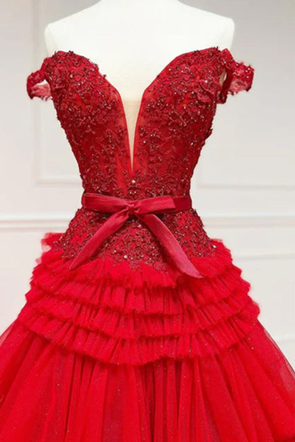 Vestido de fiesta largo rosa claro con volantes y corte princesa en A y hombros descubiertos de Roycebridal