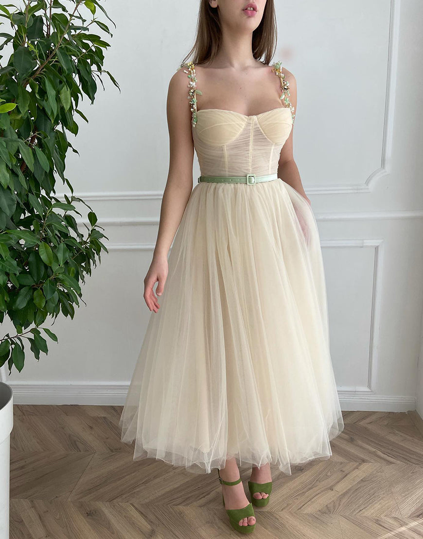 Aprikosenfarbenes Homecoming-Kleid mit Perlenbesatz