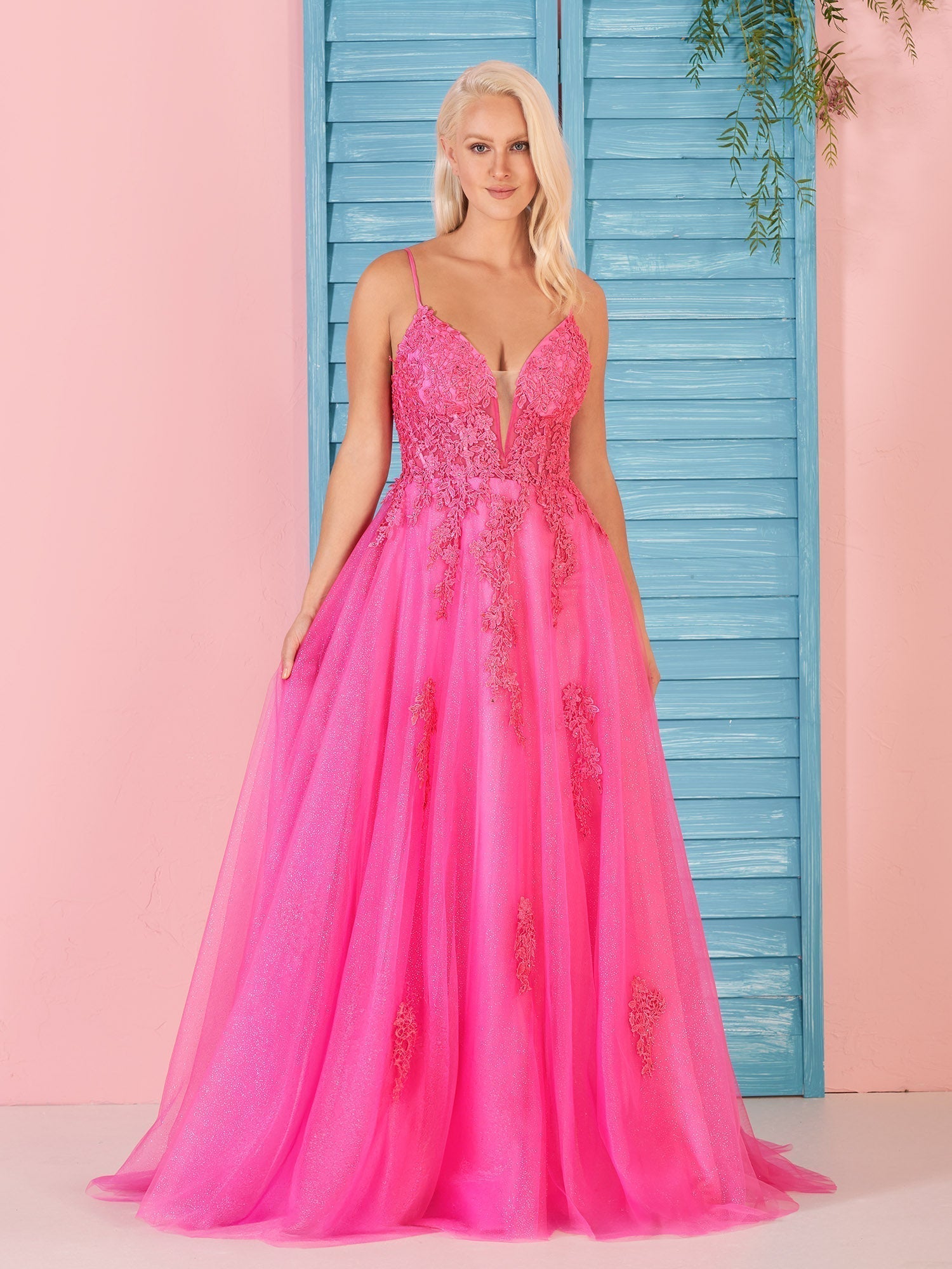 Abito lungo da sera rosa con scollo a V e pizzo a linea ad A