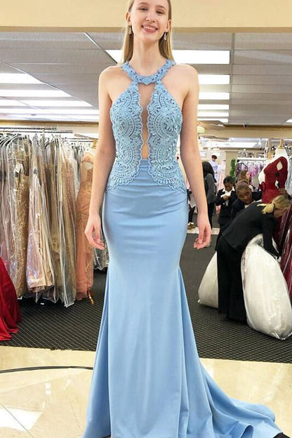 Vestido de fiesta largo azul cielo con corte sirena y espalda abierta