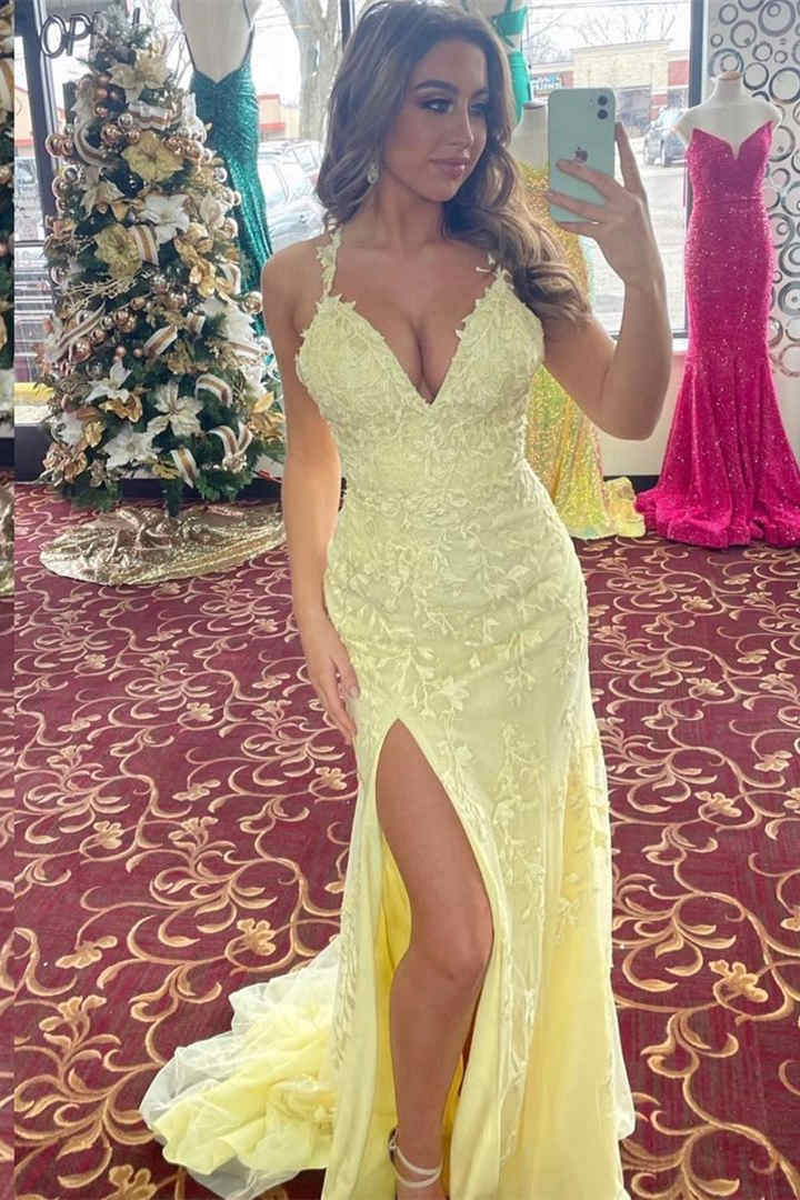 Abito da sera lungo giallo chiaro elegante con scollo a V e applicazioni in pizzo