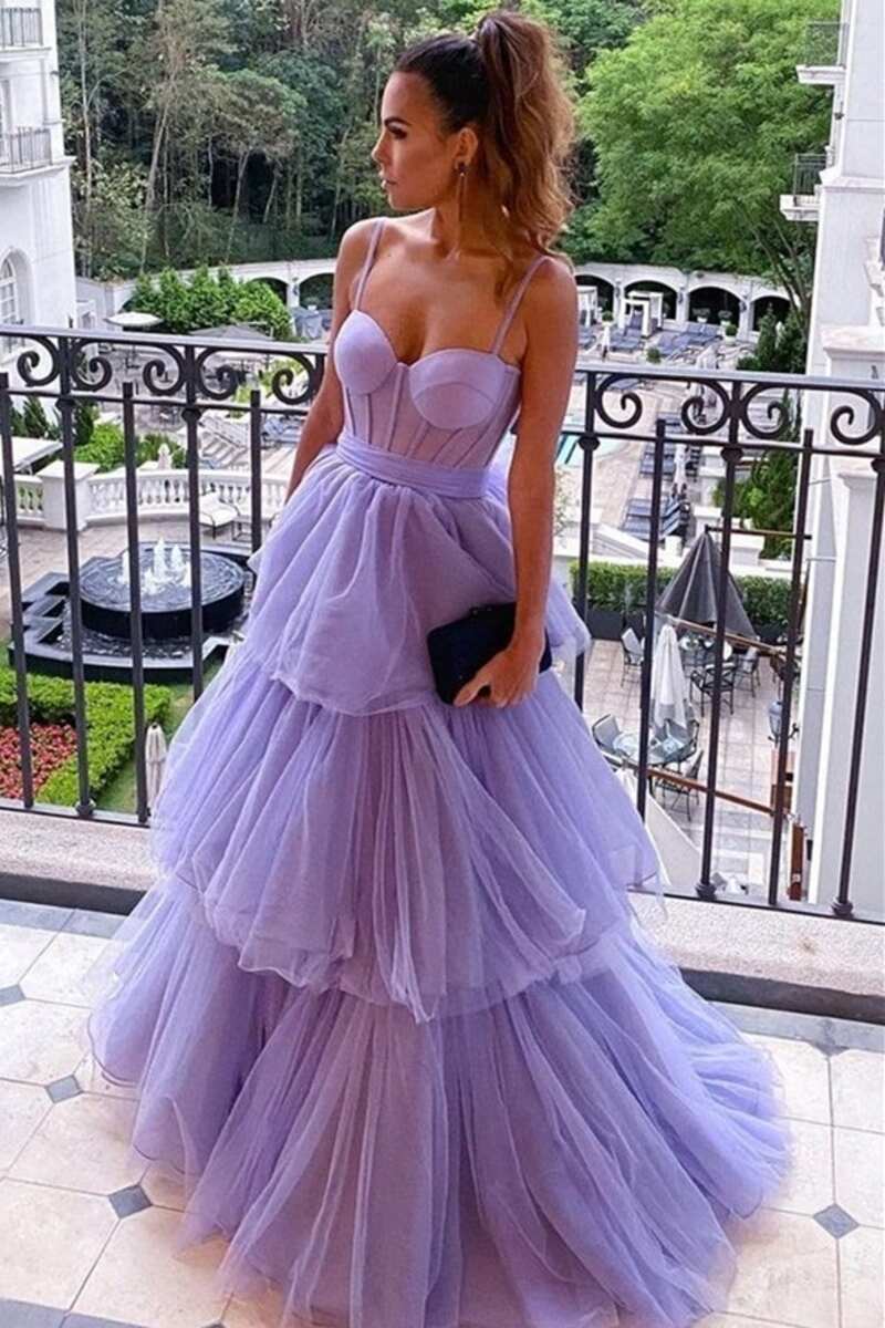 Abito lungo da sera in tulle a balze a linea ad A