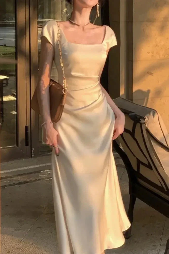 Abito lungo elegante da festa con scollo quadrato beige in raso, abito da sera a sirena Y7576