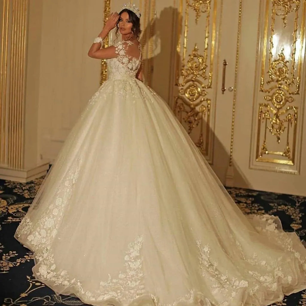 Elegant Long Sleeves Sweetheart Floor Length Wedding Dress With Lace Appliques