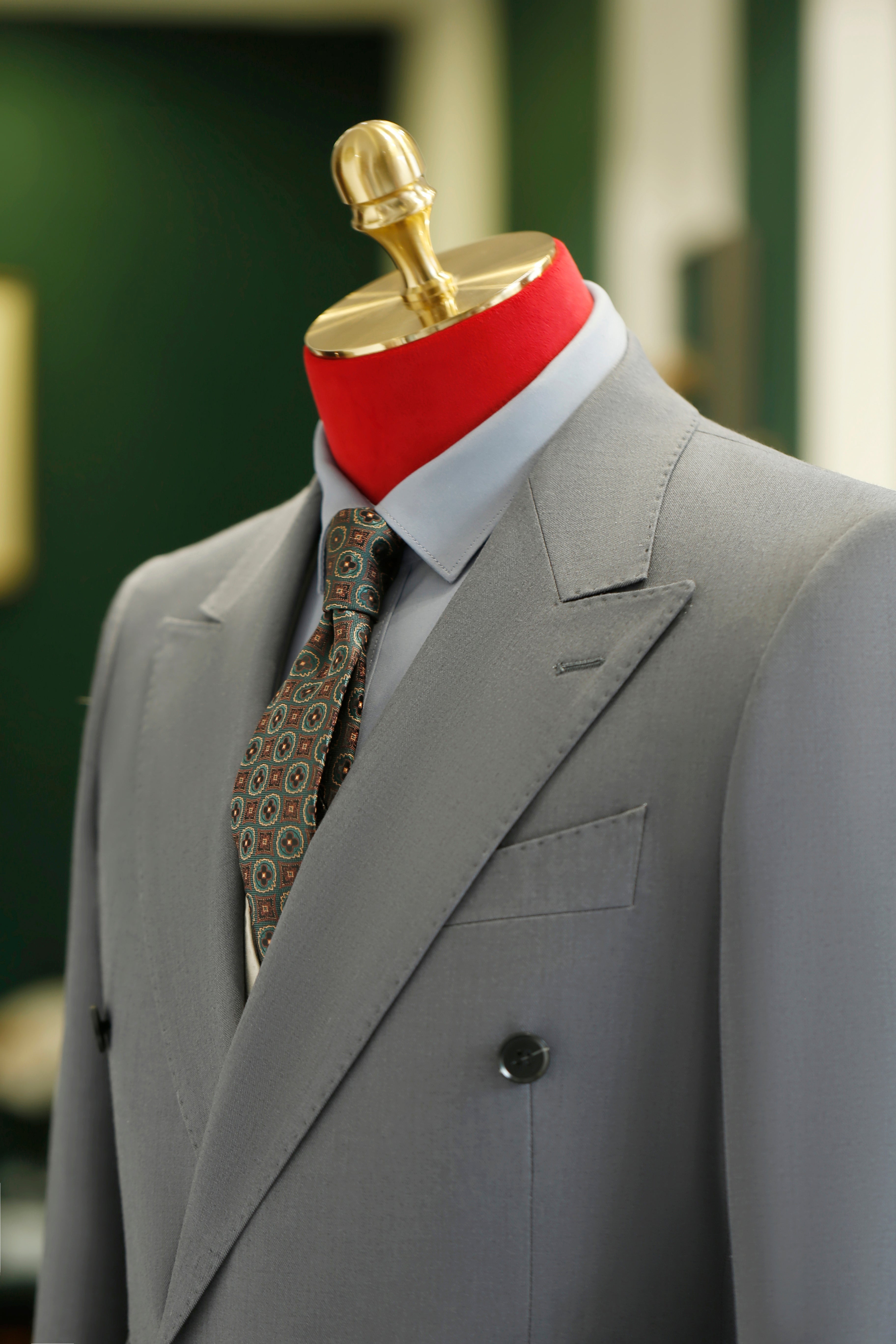 Abito in Lana Grigio Chiaro Doppio Petto per Sposo e Business con Risvolti a Punta