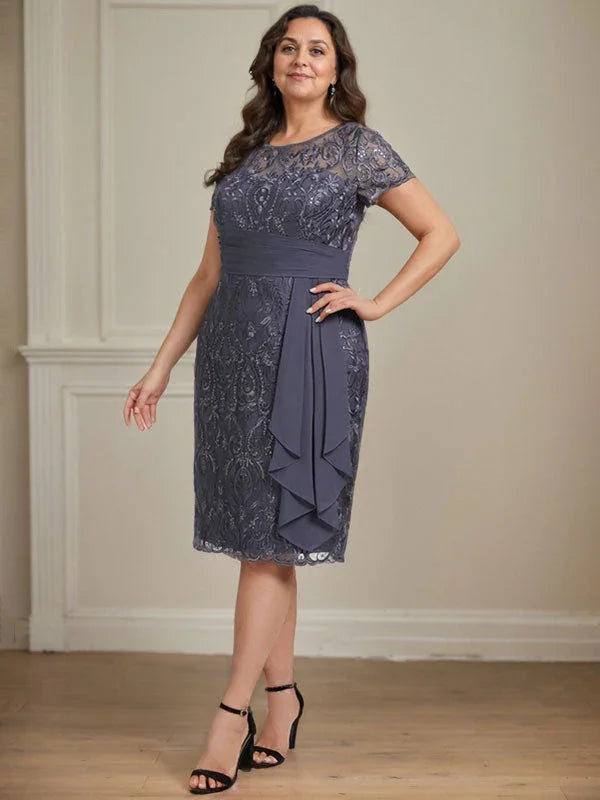 Abito da madre della sposa in pizzo e chiffon con gonna a colonna a effetto illusion fino al ginocchio, con balze a cascata e paillettes