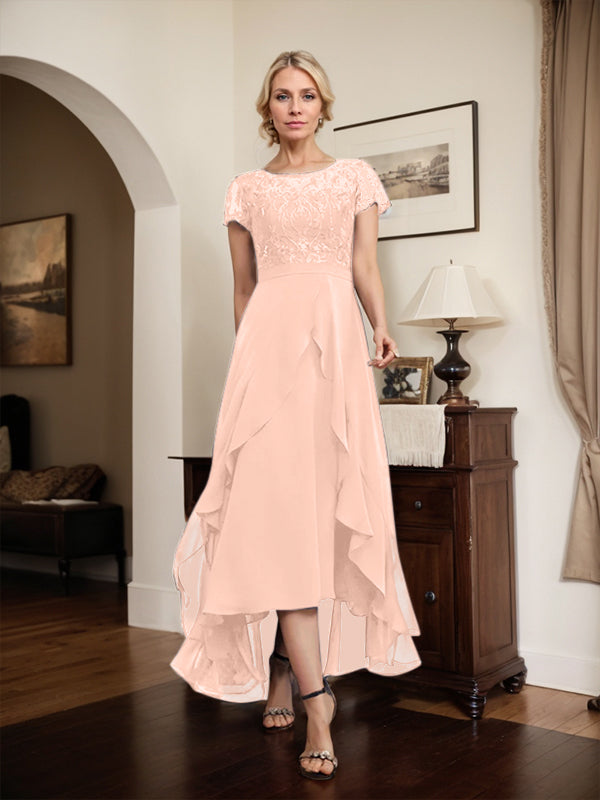 Robe de mère de la mariée en mousseline et dentelle asymétrique illusion à encolure dégagée, coupe en A, avec nœud, volants et paillettes