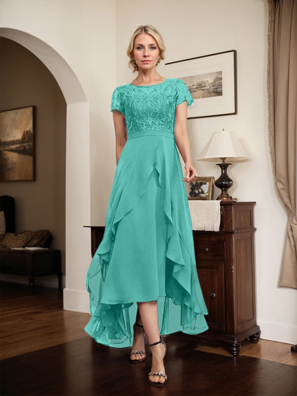 Robe de mère de la mariée en mousseline et dentelle asymétrique illusion à encolure dégagée, coupe en A, avec nœud, volants et paillettes