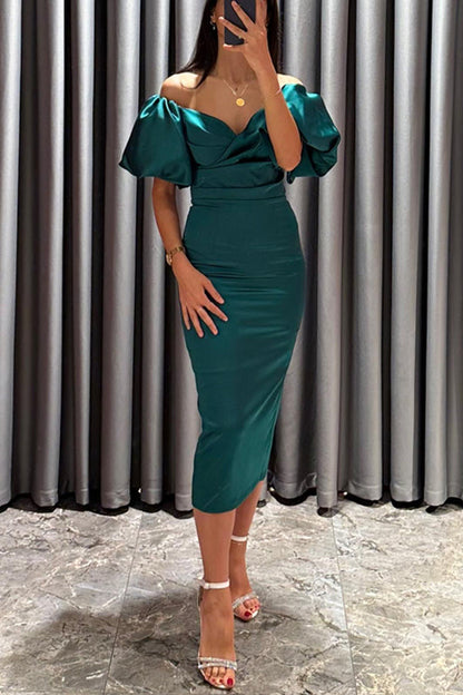 Talk Sweetly – Formelles Midikleid aus Satin mit Puffärmeln und gerüschter Brustpartie 