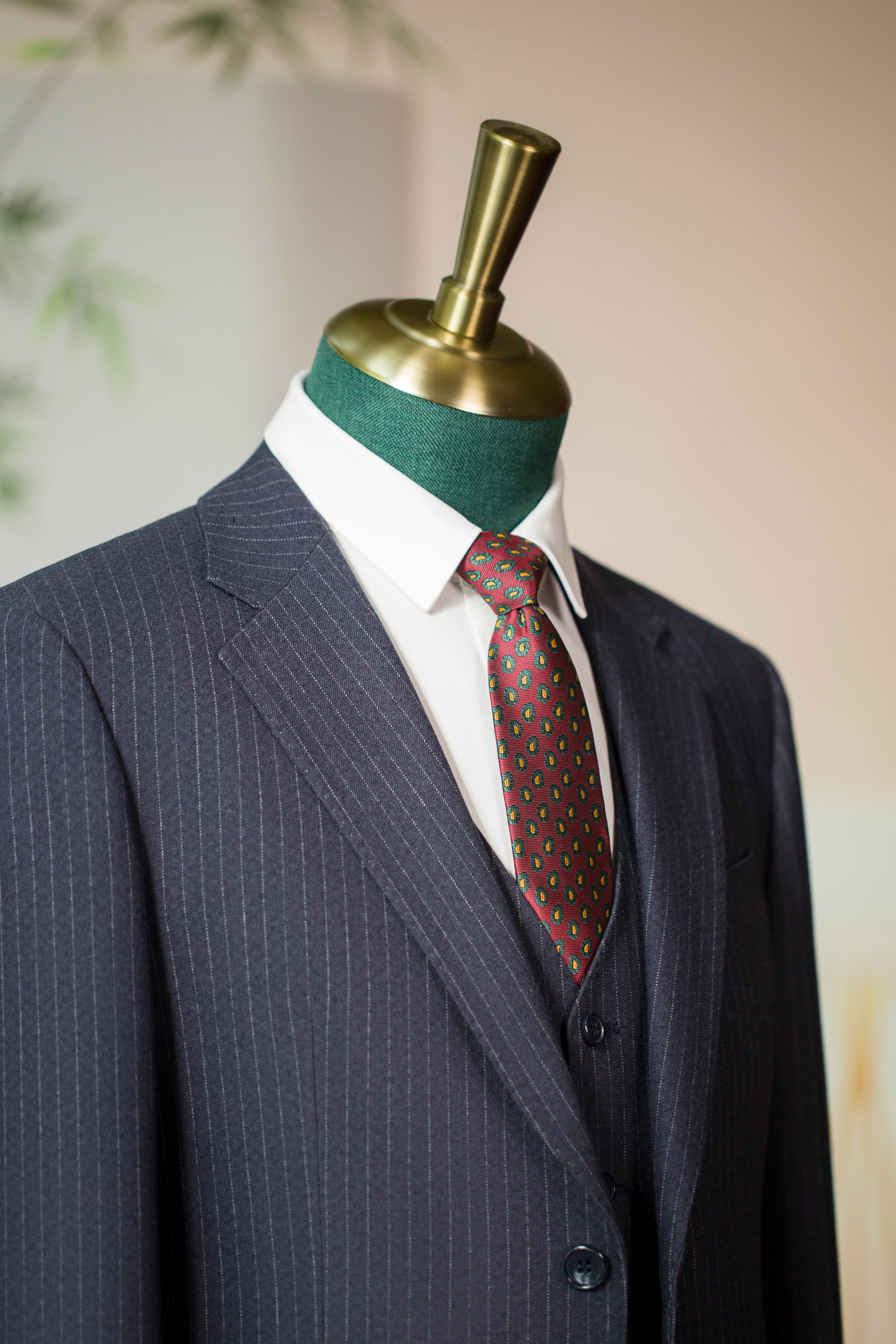 Costume de mariage trois pièces en laine à rayures pour le marié, coupe classique ajustée