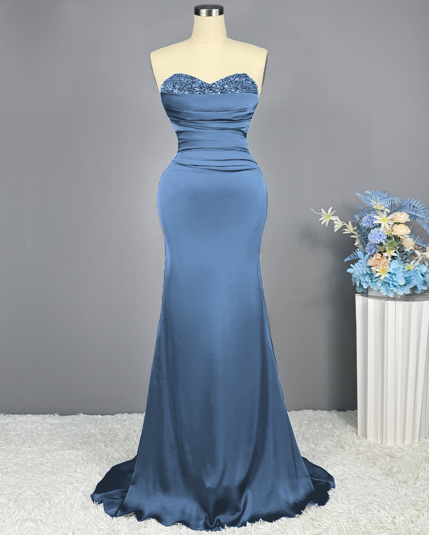 Vestido longo de baile de finalistas sem mangas com decote coração bordado a lantejoulas