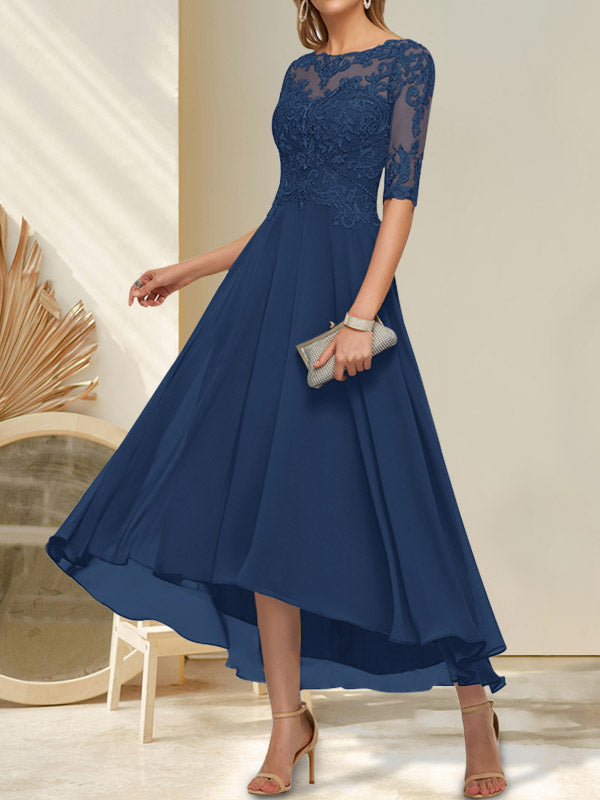 Robe de mère de la mariée en mousseline et dentelle, ligne A, col bateau illusion, asymétrique, ornée de perles et de paillettes