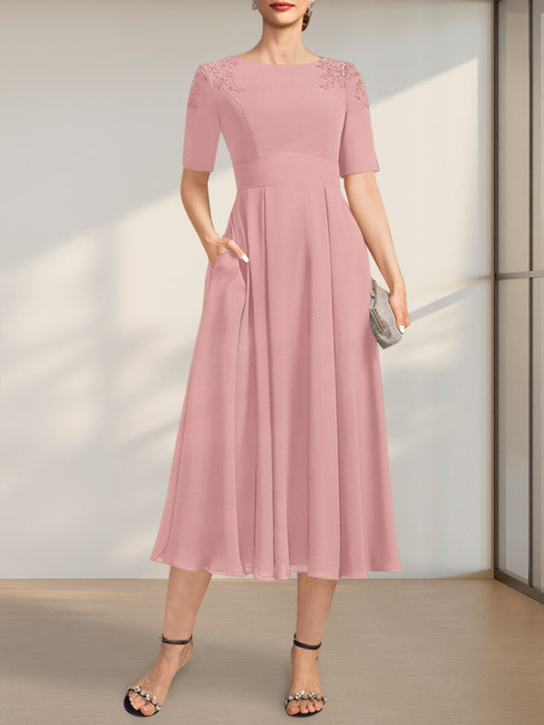 Robe de mère de la mariée en mousseline, longueur thé, en forme de A, décolleté arrondi, ornée d'appliques en dentelle et de paillettes