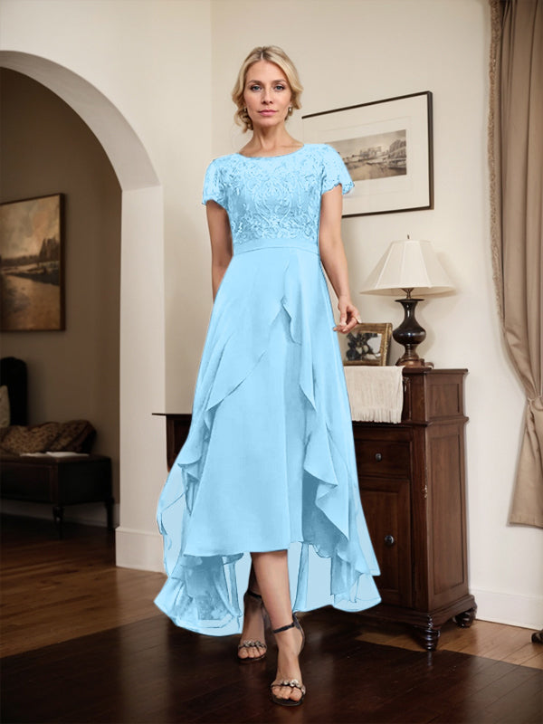 Robe de mère de la mariée en mousseline et dentelle asymétrique illusion à encolure dégagée, coupe en A, avec nœud, volants et paillettes