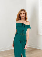 فساتين أم العروس بدون أكمام بكتف مكشوف مع غمد/عمود