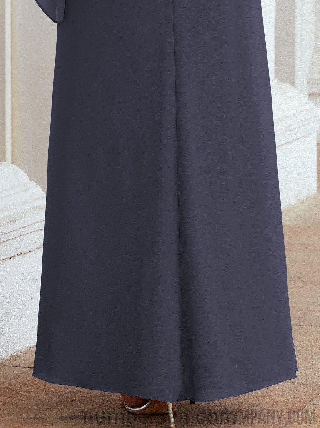 Robe de soirée formelle longue pour mère de la mariée avec cape à volants 28026