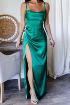 Zeitloses, luxuriöses Satin-Korsett-Maxikleid mit Wasserfallausschnitt und Schlitz 