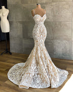 Modern Spaghetti Strap Mermaid Wedding Dress With Lace Appliques