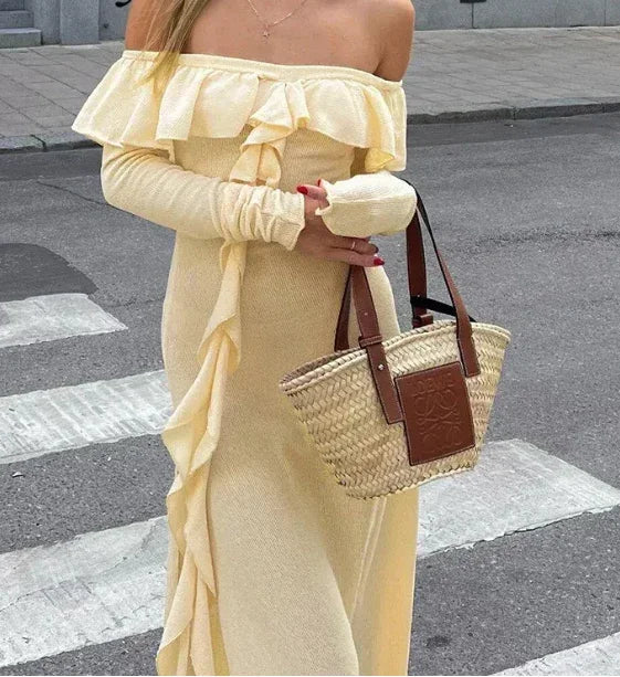 Elegante abito lungo crema da sera con spalle scoperte, volant e spacco, abito da festa Y7975