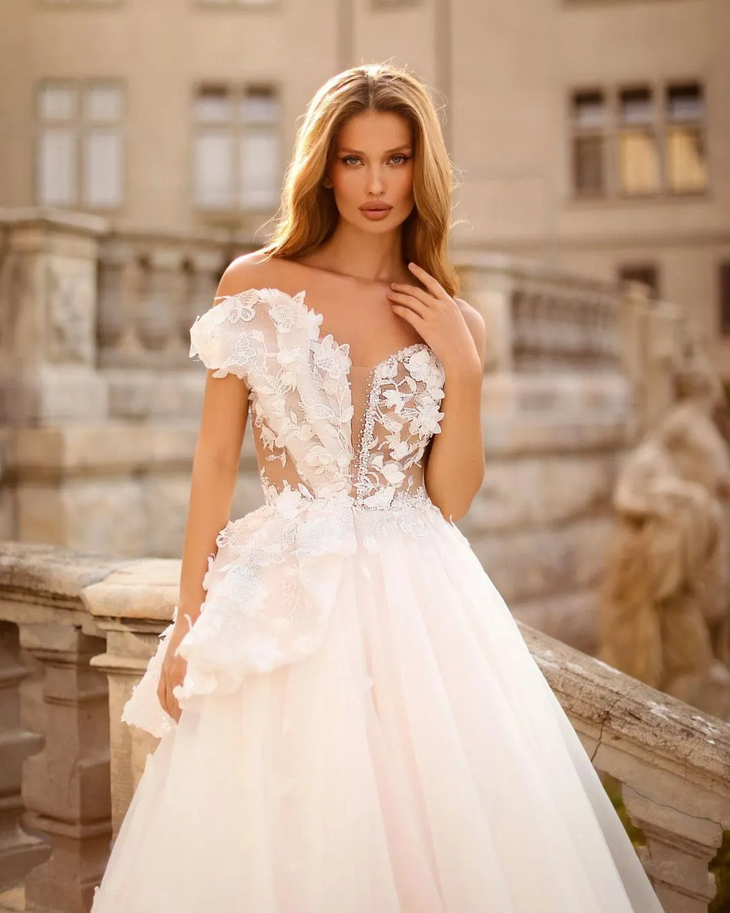 Sweetheart Backless Floor Length Princess Wedding Dress With Lace Tulle Appliques