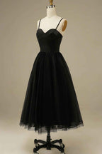 Elegant Black Tulle A Line Spaghetti Strap Midi Prom Dress With Built In Bra And Zipper Back For Evening Formal Parties