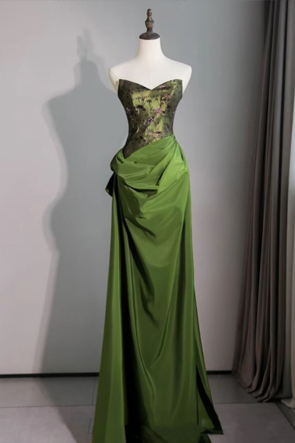 Long Mermaid Prom Dress With Pleated Spaghetti Strap Back