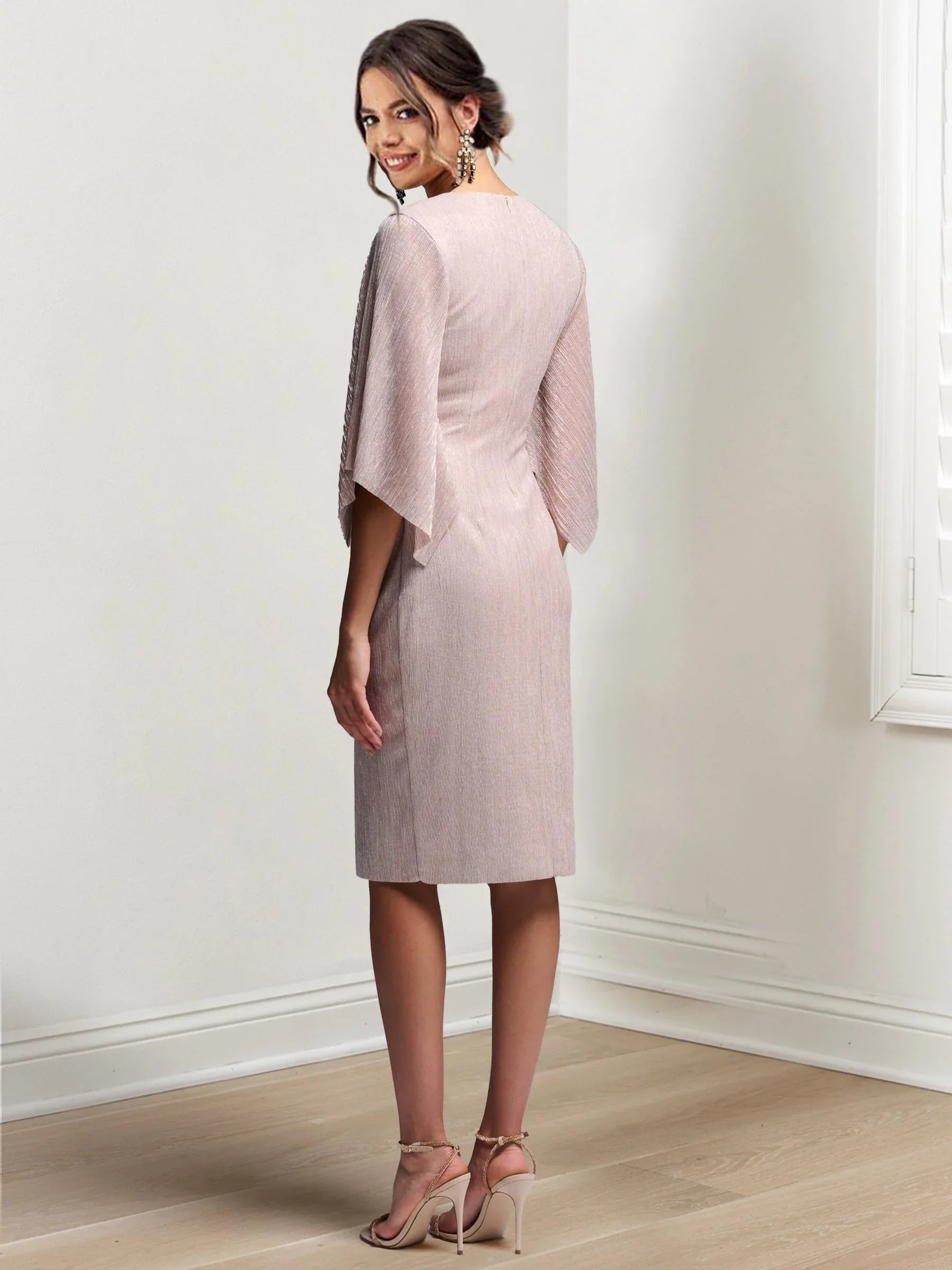 Vestidos de madrina de corte recto/columnar con escote en V y largo hasta la rodilla