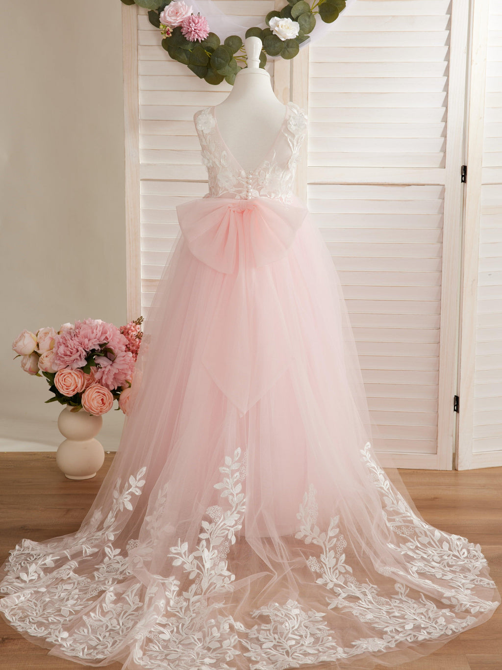 Sleeveless Princess Flower Girl Dress With Detachable Train And Beaded Lace