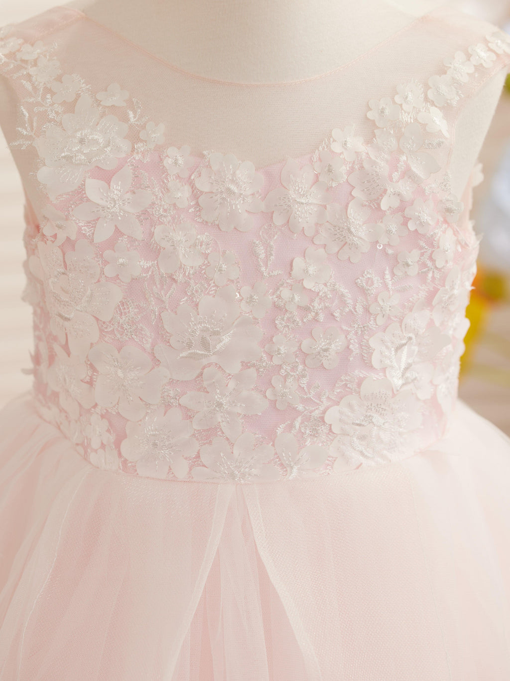 Elegant Sleeveless Lace And Tulle Princess Flower Girl Dress Floor Length