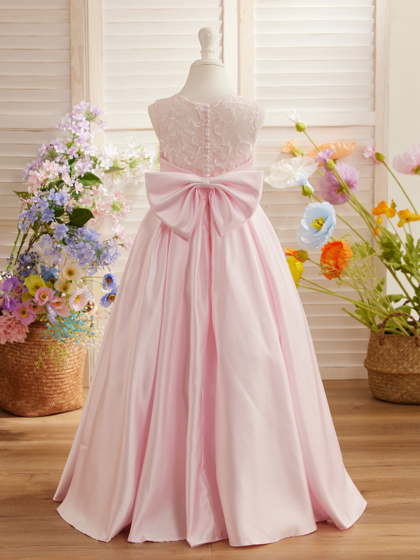 Robe de demoiselle d'honneur de première communion en satin et dentelle coupe A-line 