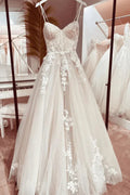Abito da sposa in pizzo principessa Vestaglia nuziale 2024 Vestito con spalline sottili Strascico cappella Abito da sposa in tulle champagne