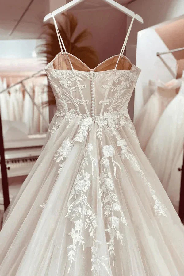 Abito da sposa in pizzo principessa Vestaglia nuziale 2024 Vestito con spalline sottili Strascico cappella Abito da sposa in tulle champagne