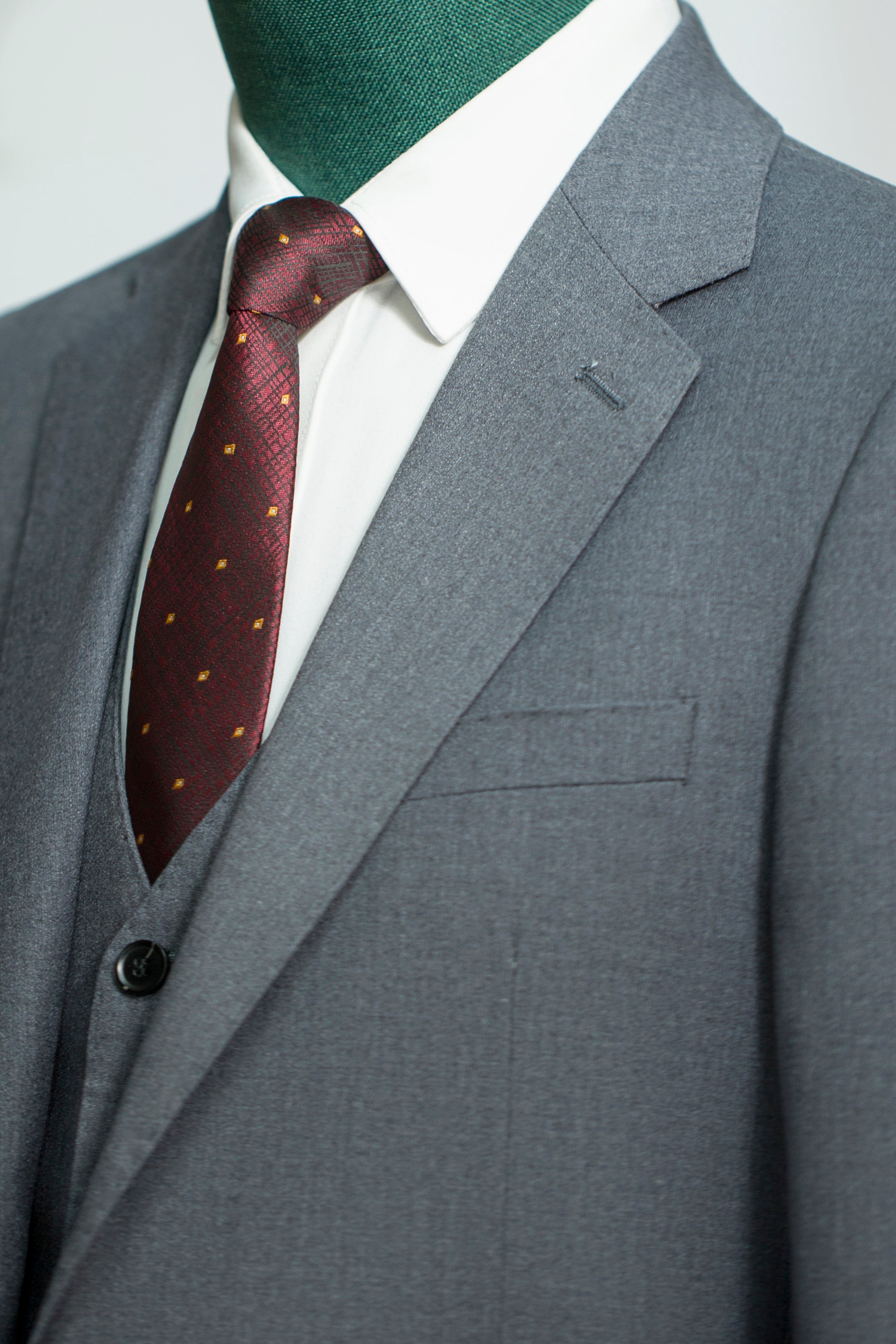 Costume de mariage trois pièces en laine pure pour le marié - Look classique sur mesure et formel