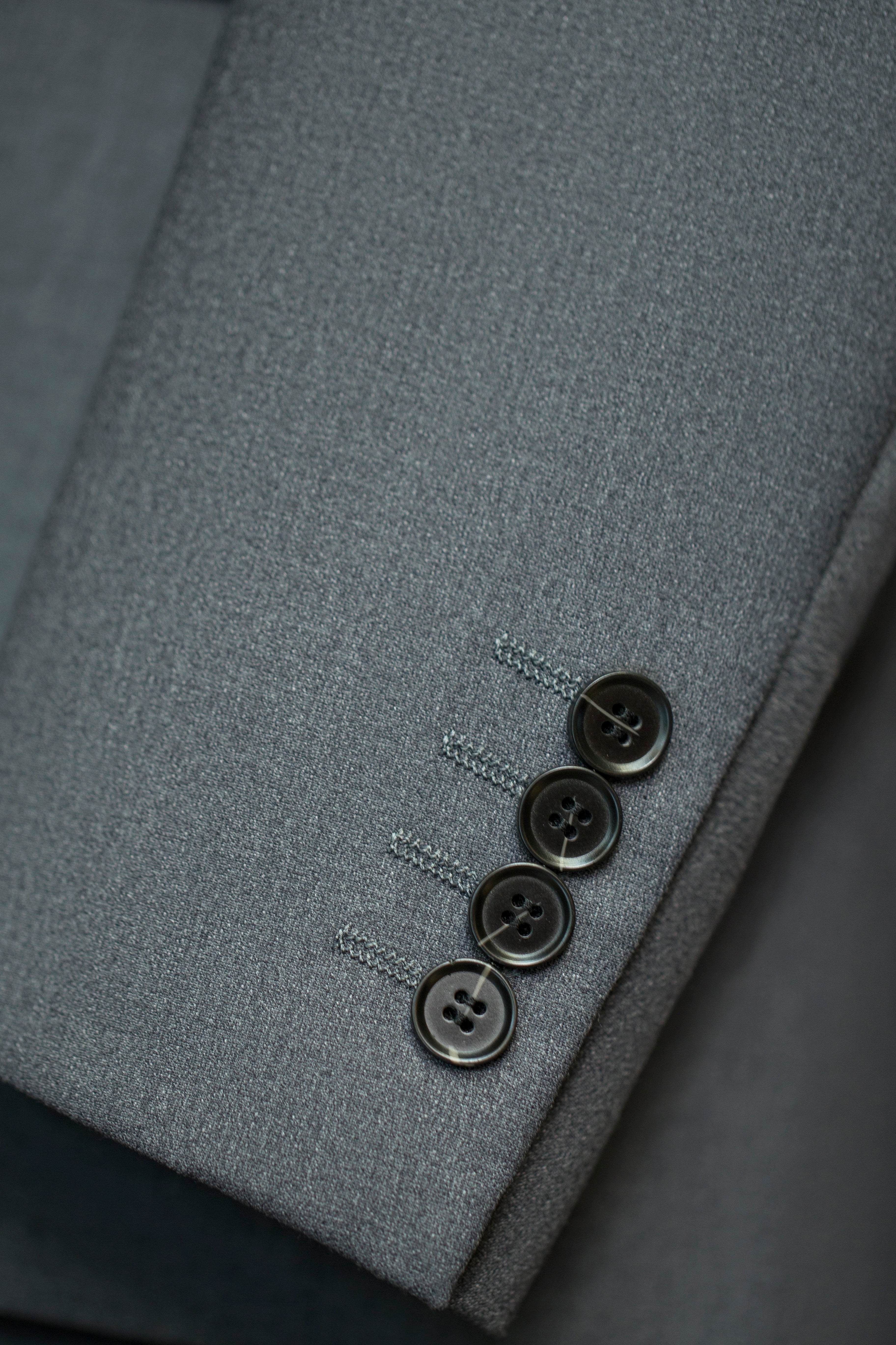 Costume de mariage trois pièces en laine pure pour le marié - Look classique sur mesure et formel