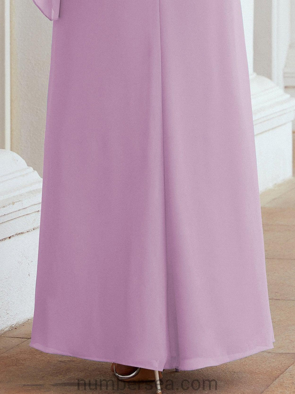 Robe de soirée formelle longue pour mère de la mariée avec cape à volants 28026