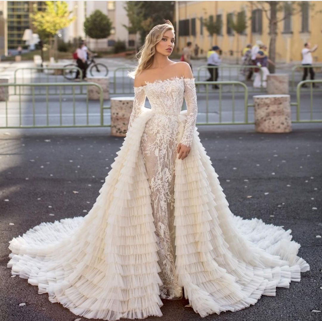 Elegant Off The Shoulder Mermaid Wedding Dress With Long Sleeves And Train