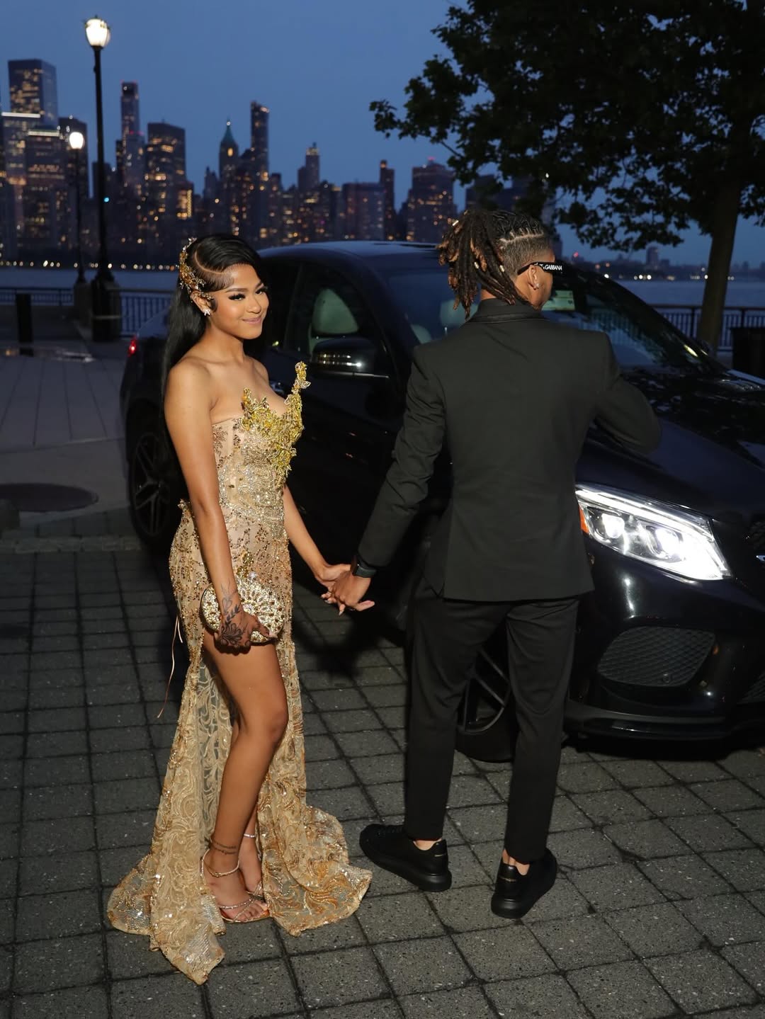 Romantic V Neck Strapless Mermaid Prom Dress With Gem Embellishments