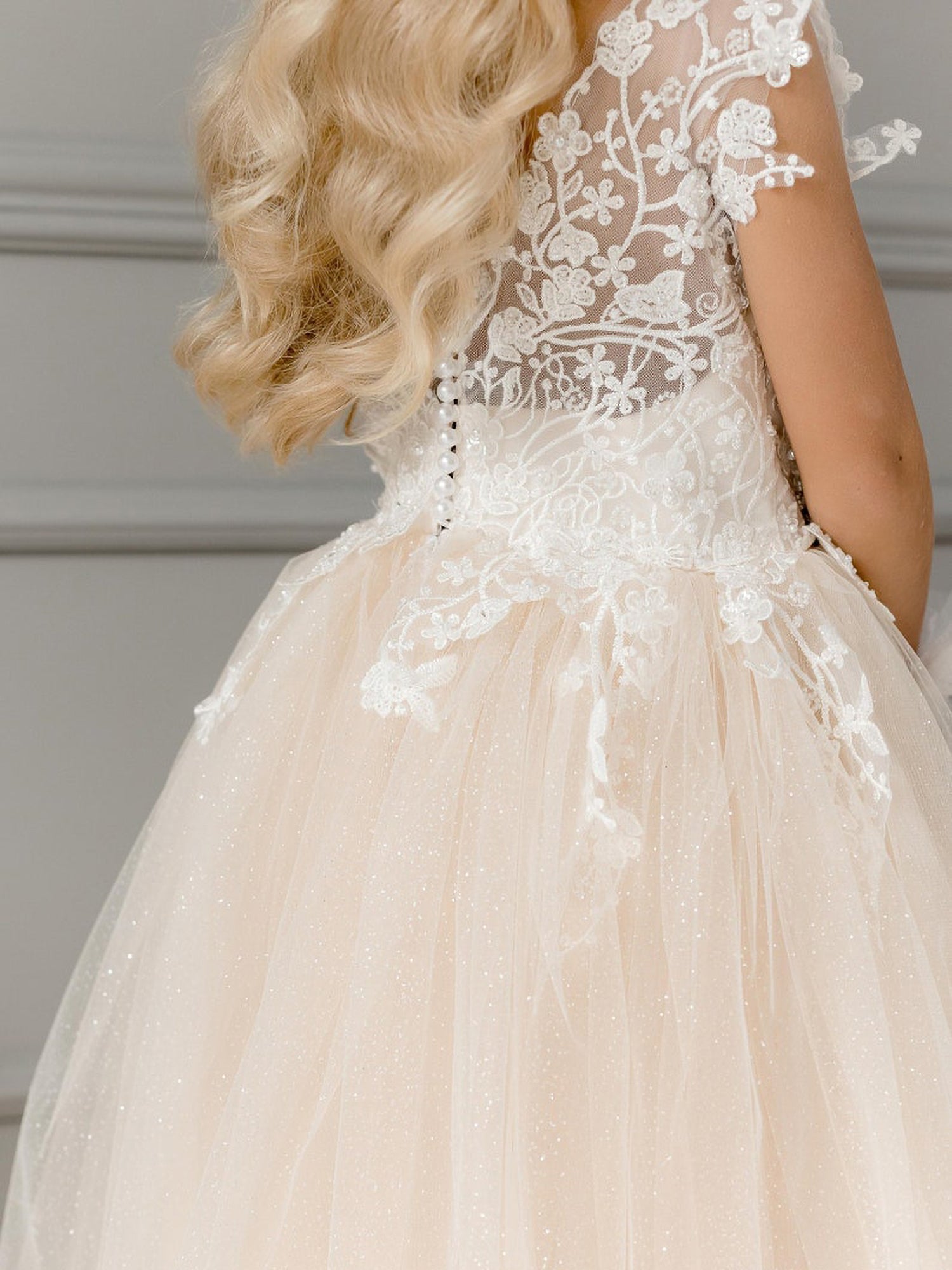 Champagne Shining Sleeveless Ball Gown Flower Girls Dress With Lace