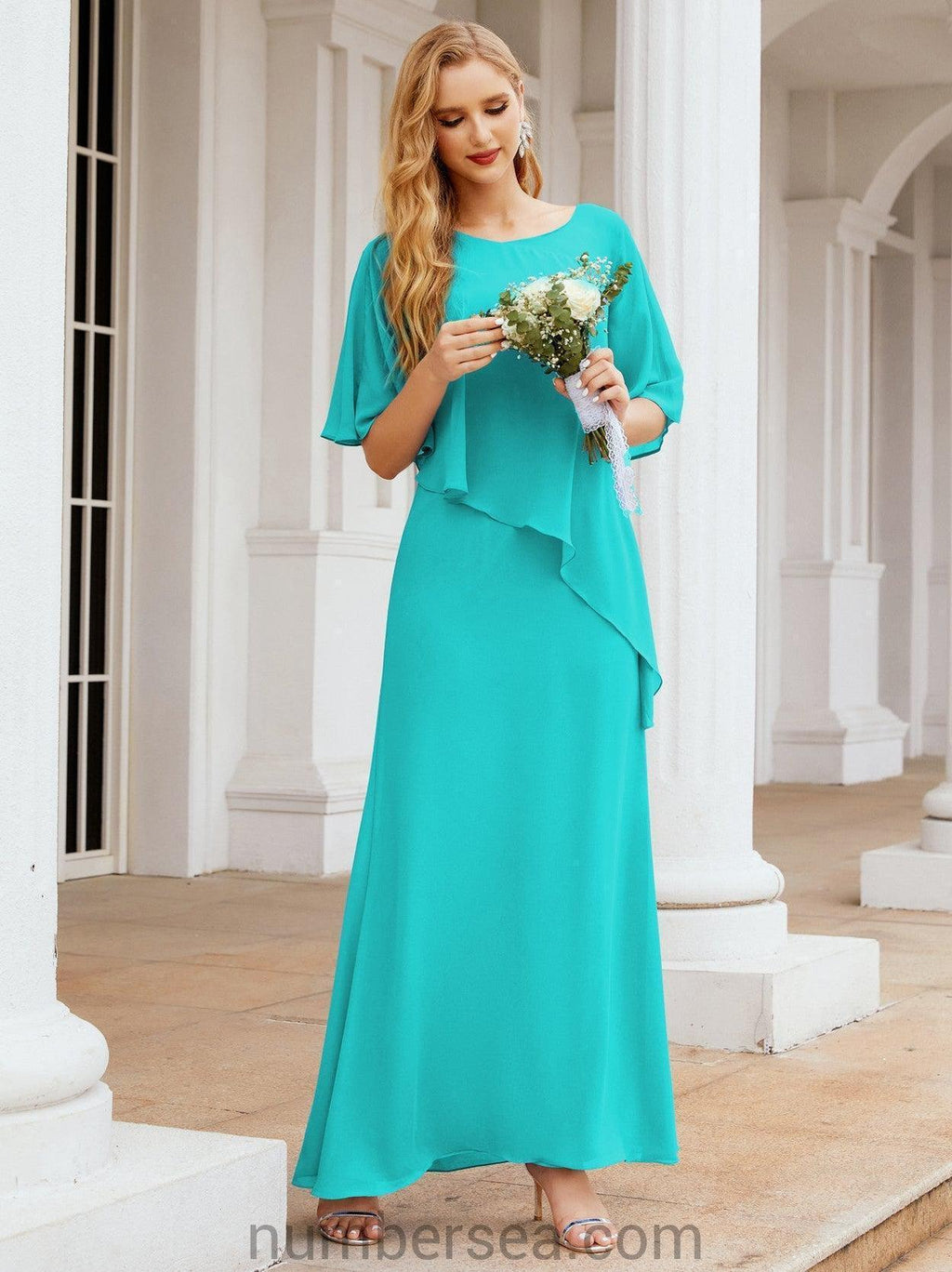 Robe de soirée formelle longue pour mère de la mariée avec cape à volants 28026