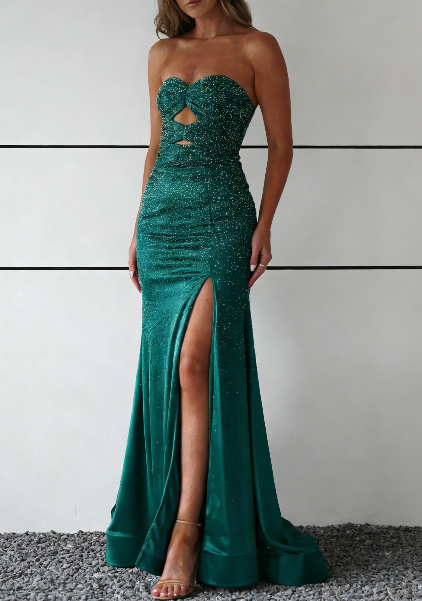 Vestido de Noite Sereia Sem Alças com Brilhos de Pedras | Vestido de Baile com Decote Coração e Fenda