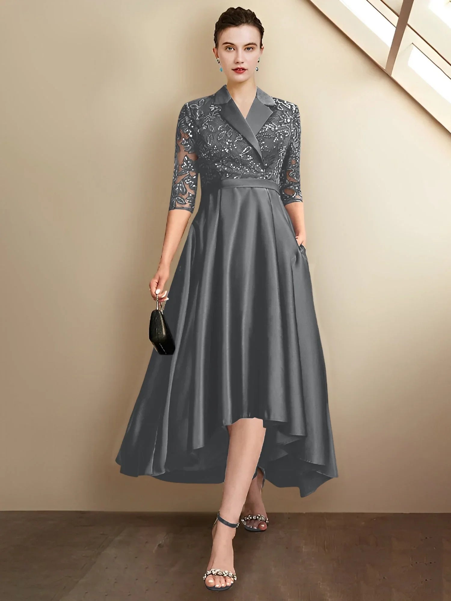 Vestidos de madrina de corte recto/columnar con escote en V y largo hasta el té