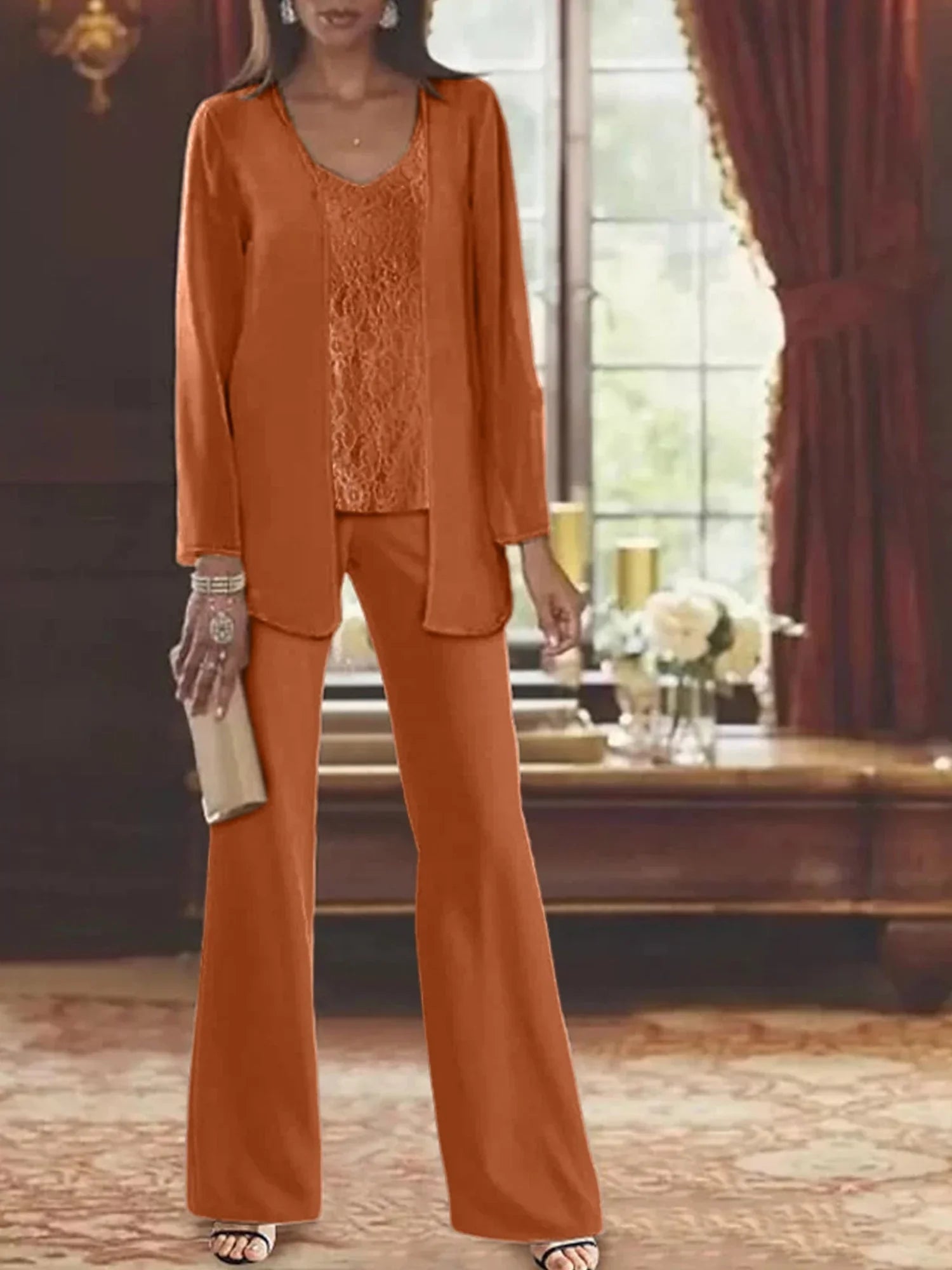 بدلات بنطلون من الشيفون لأم العروس مع سترة