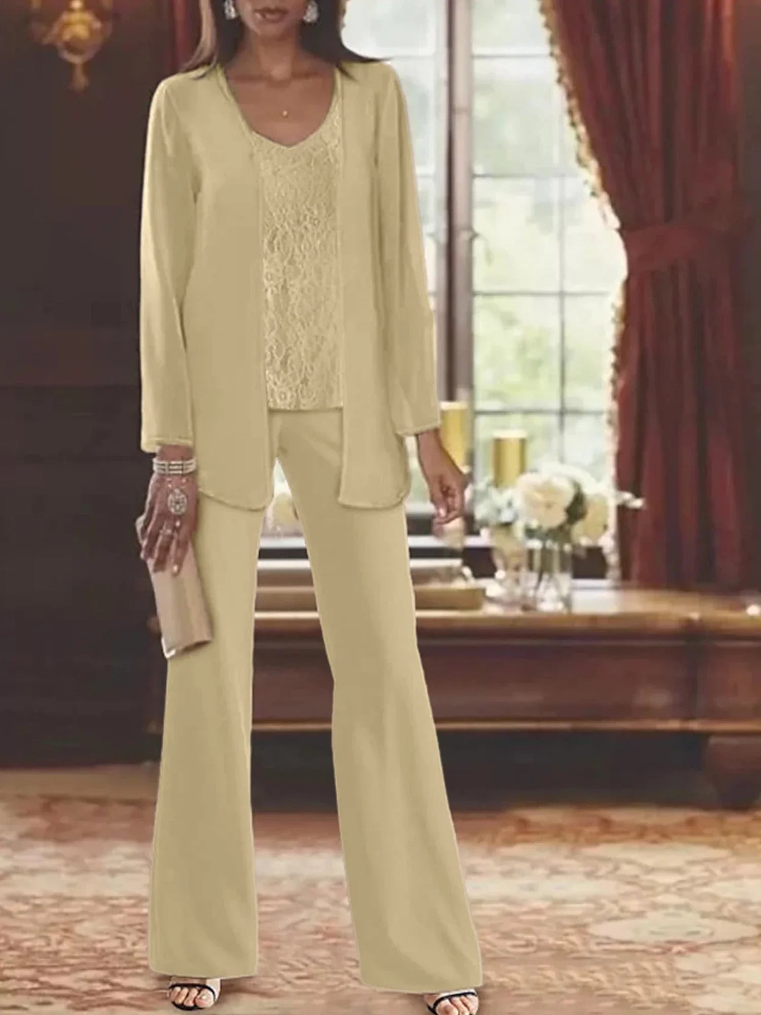 بدلات بنطلون من الشيفون لأم العروس مع سترة