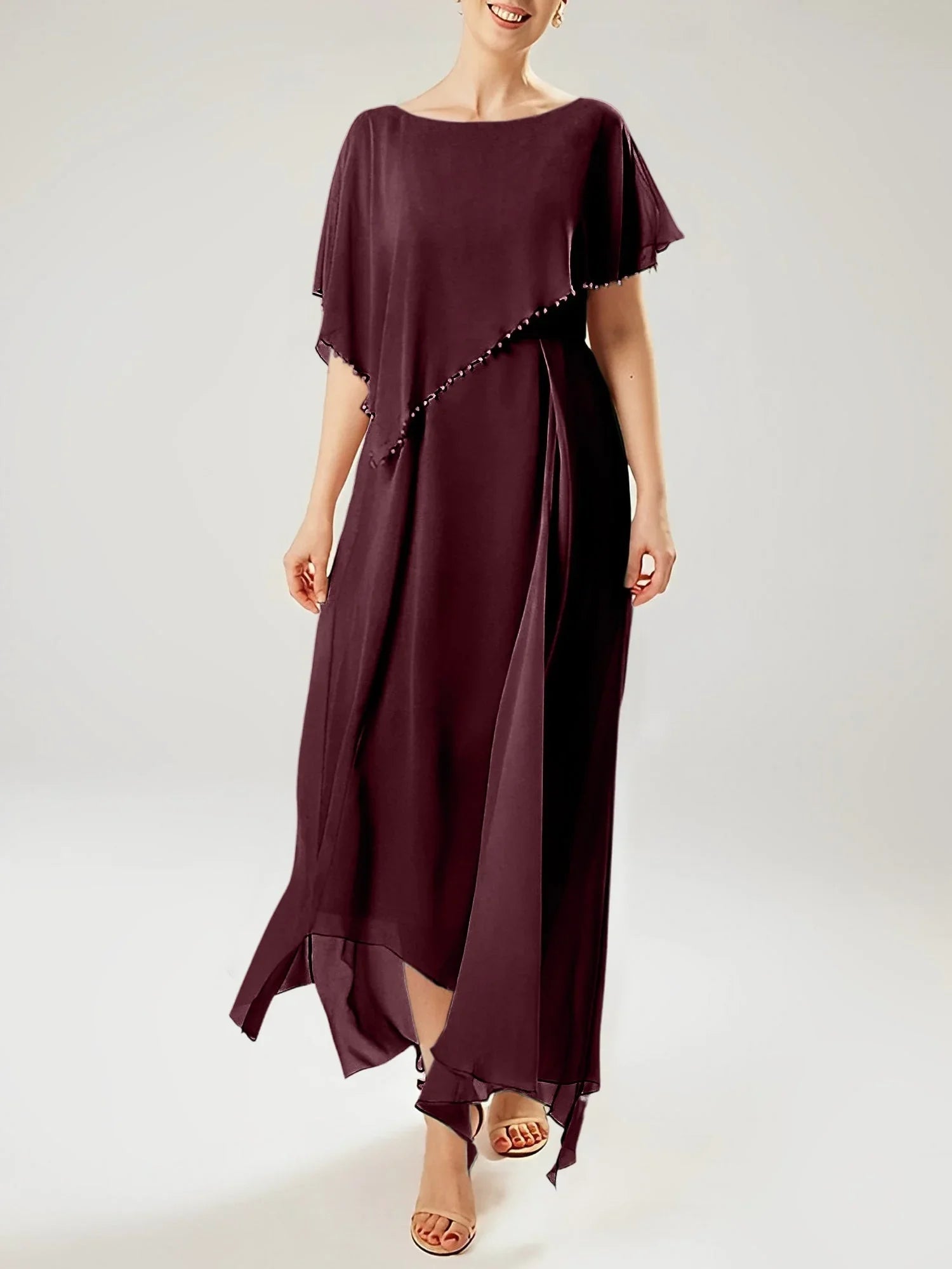 Robe fourreau/colonne à manches courtes pour la mère de la mariée avec pompon